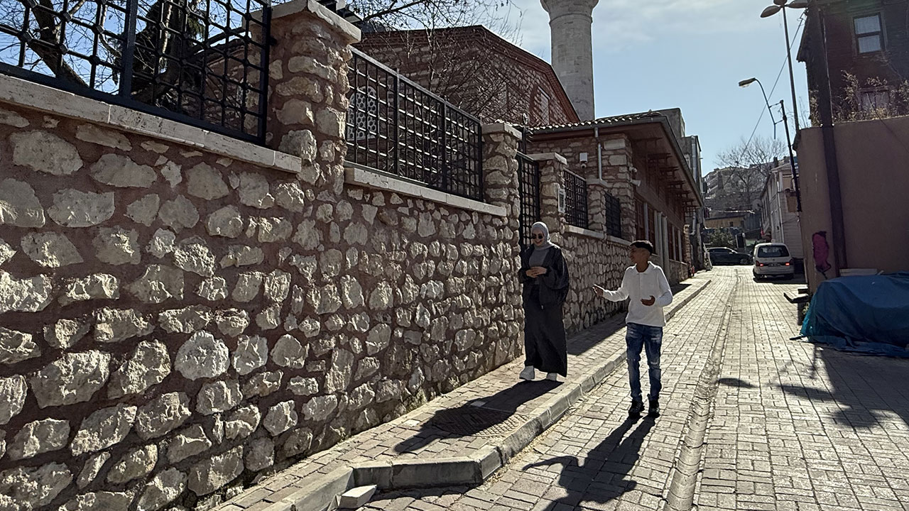 Foto - Başrolde bir çocuk ve turist var: Çukur semtinde milyonların kalbine dokunan olay