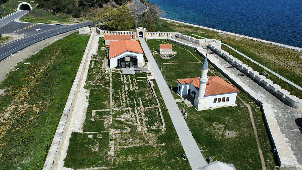 Foto - Bastığın yerleri toprak diyerek geçme tanı! Çanakkale Savaşı'nın tahribatına bir de böyle bakın