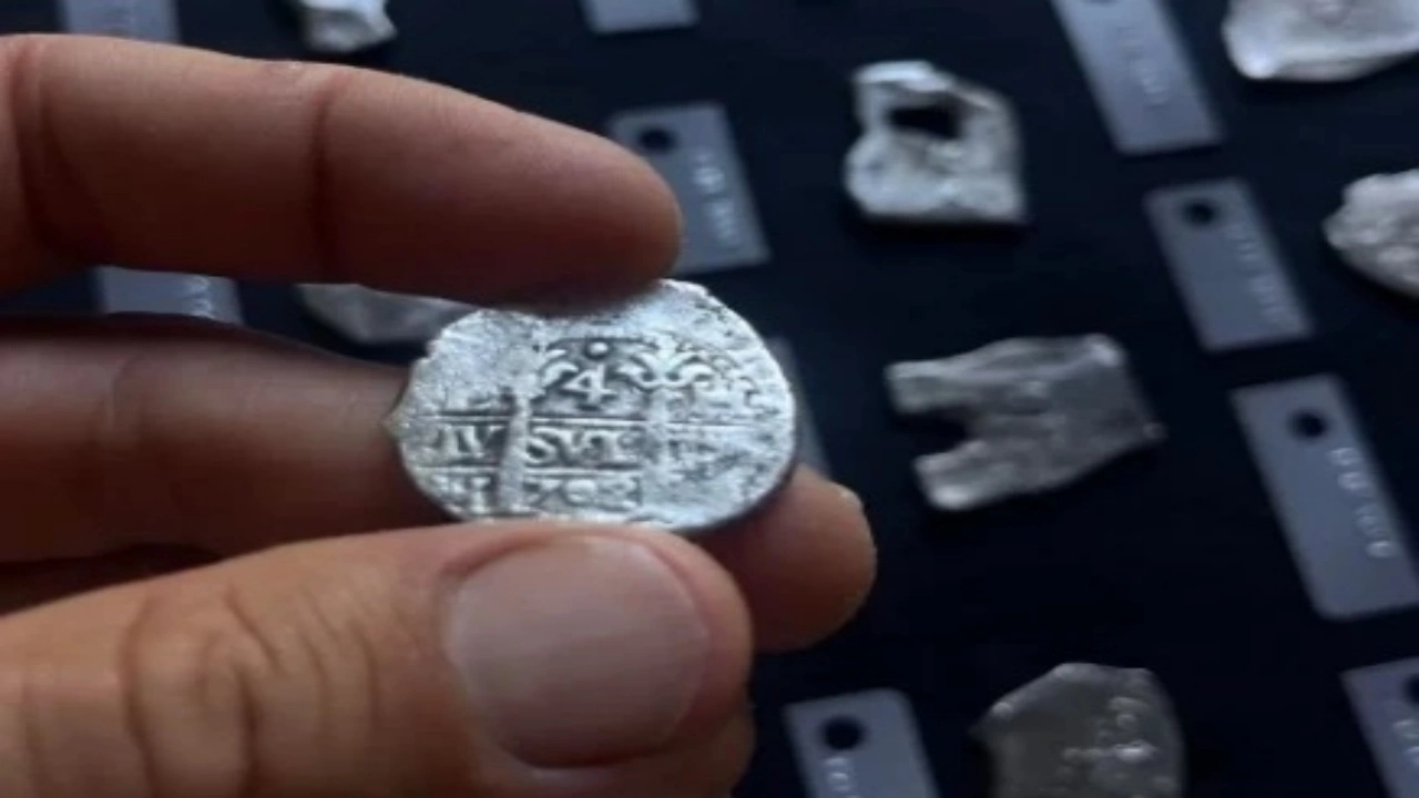 Foto - Batan geminin enkazından 1000’den fazla altın ve gümüş sikke çıkarıldı! Para dalgıçlara verilecek