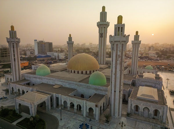 Batı Afrika'nın en büyük camisi ramazana hazır