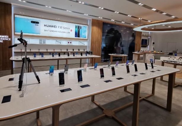 Foto - Batı baskısına rağmen Huawei'den rekor büyüme