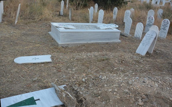 Foto - Batı Trakya'da Türk mezarlığına saldırı