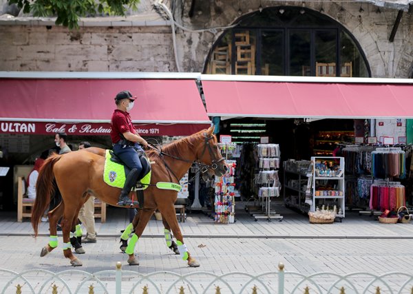 Foto - Batı'nın dikkatinin üzerinde olduğu Ayasofya Camii önünde atlı devriye