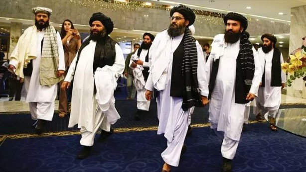 Foto - Batı'nın 'vahşi' gösterdiği Taliban'dan kadın çalışan kararı! İslam düşmanları çıldıracak