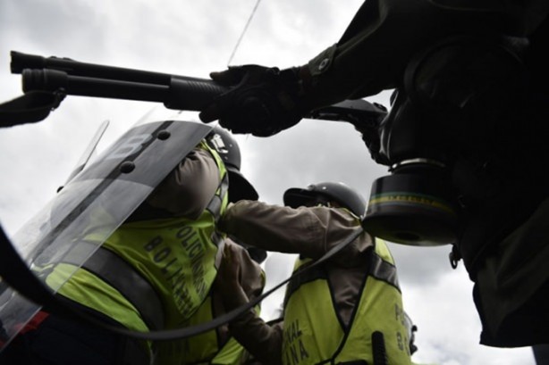 Foto - Batmak üzere olan Venezuela'dan çarpıcı kareler