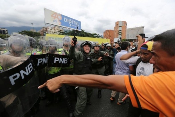 Foto - Batmak üzere olan Venezuela'dan çarpıcı kareler