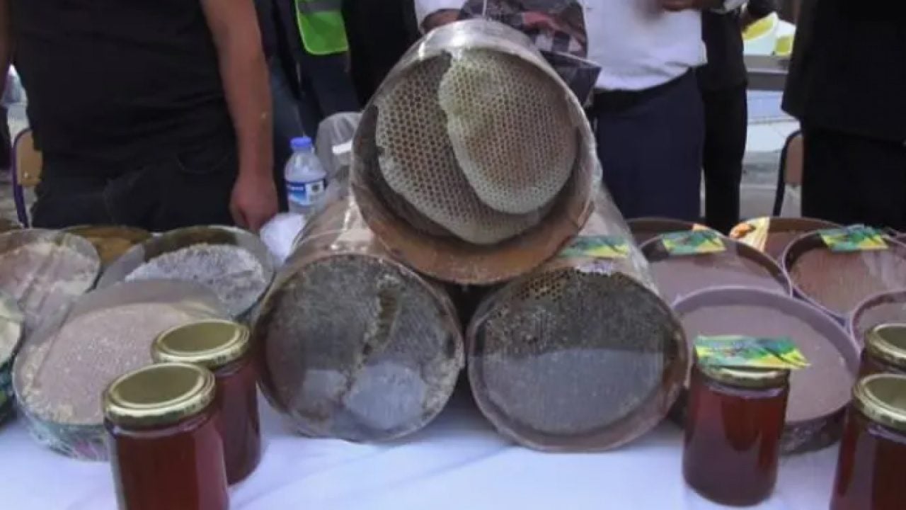 Batman'da araba fiyatına bal satıldı! Fiyatı dudak uçuklattı!