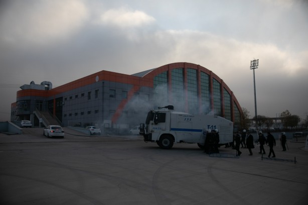 Foto - Batman'da saha karıştı! Futbola yakışmayan görüntüler