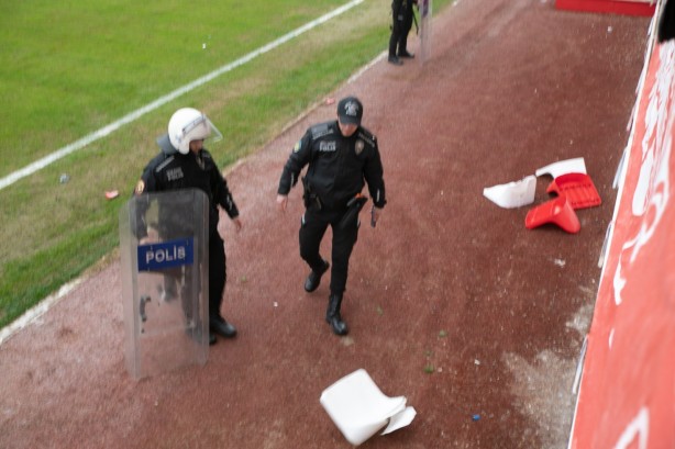 Foto - Batman'da saha karıştı! Futbola yakışmayan görüntüler