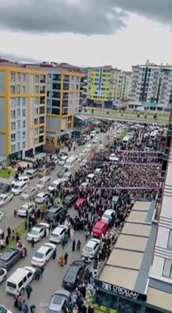 Foto - Batman’da şaşkına çeviren görüntüler! Yanlış anlamayın burası miting alanı değil