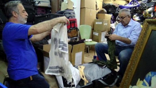 Foto - Bavul bavul indirdiler! Telefonlar 3'te 1 fiyatına satılıyor