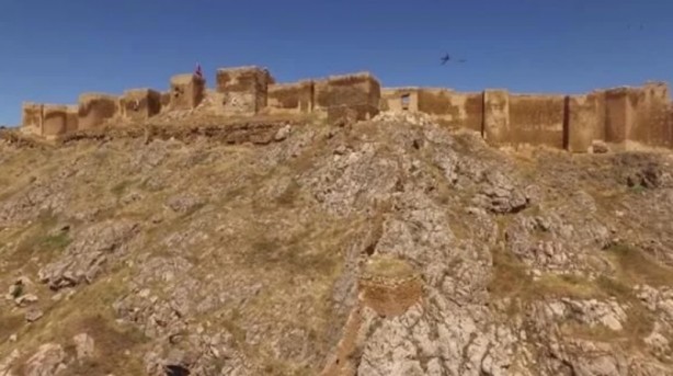Foto - Bayburt Kalesi görenleri hayran kaldı! Her şey 10 santimetrelik kırık örnekle başladı