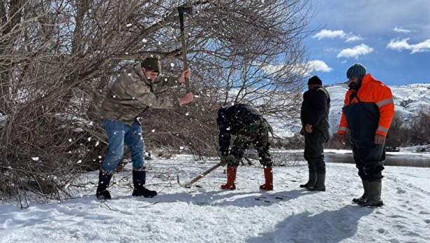 Foto - Bayburt'ta köylülerin ilginç yöntemi herkesi şaşkına çevirdi!
