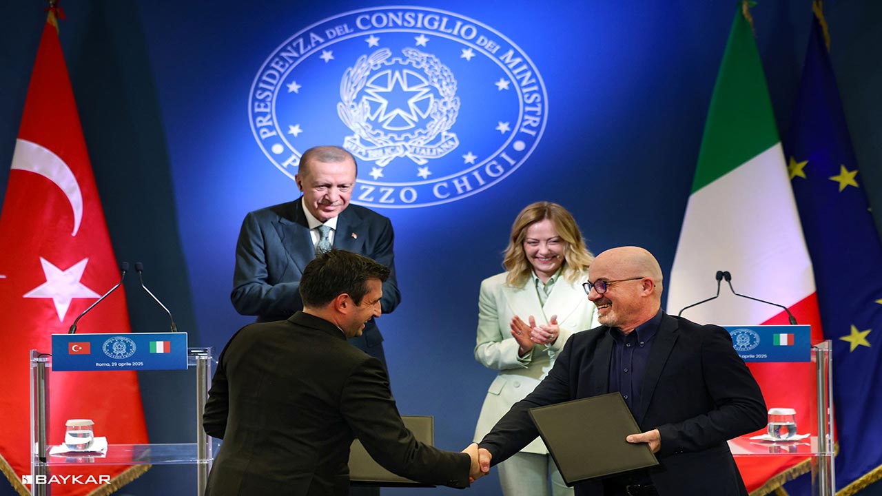 Foto - Baykar ve Leonardo’dan kritik imza! Dünyanın sayılı Savunma Sanayi şirketleri sıraya girdi