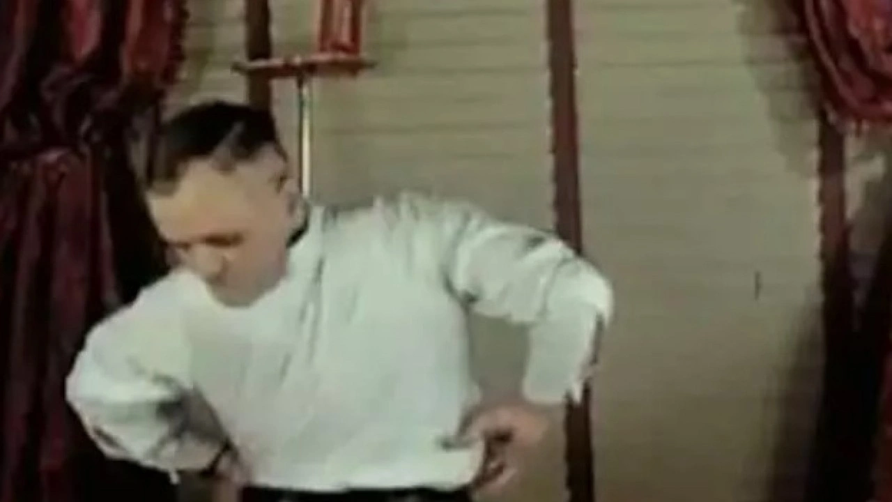 Foto - 'Baykuş adam' dünyayı şaşırtıyor: Başını 180 derece çevirebiliyor!