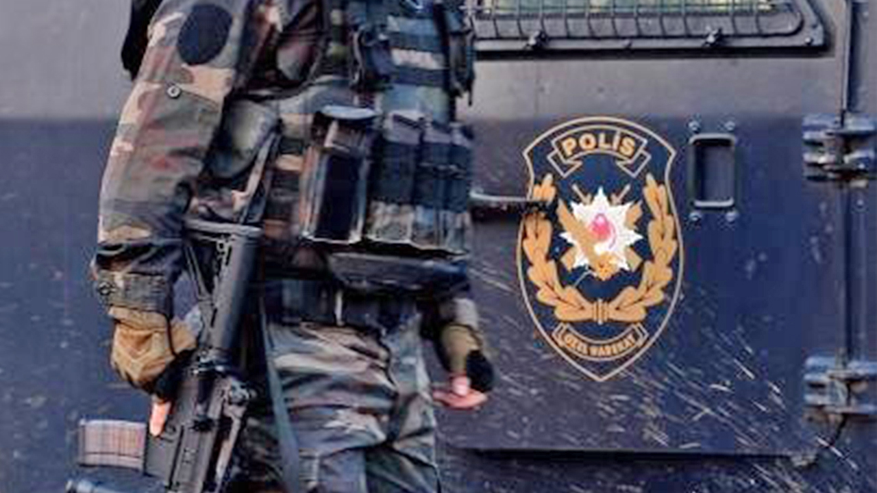 Foto - "Bayrağımız dalgalanıyorsa, fedakarlığınız sayesindedir" 