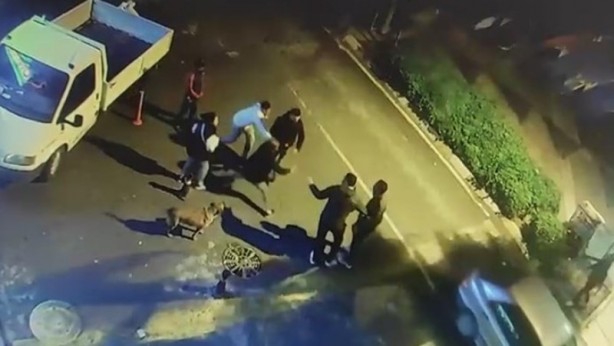 Foto - Bayrak asan AK Partililere çirkin saldırı