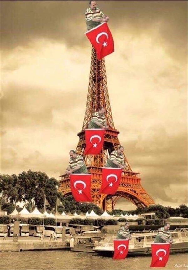 Foto - Bayrak asan amca capsleri kahkahalara boğuyor!