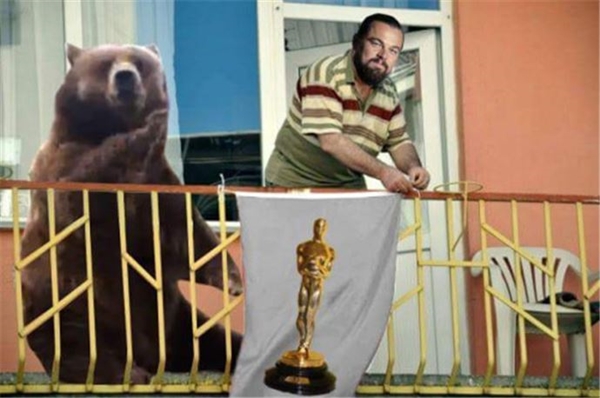 Foto - Bayrak asan amca capsleri kahkahalara boğuyor!