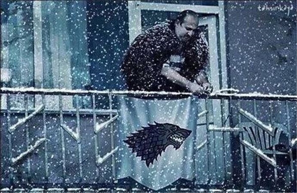 Foto - Bayrak asan amca capsleri kahkahalara boğuyor!