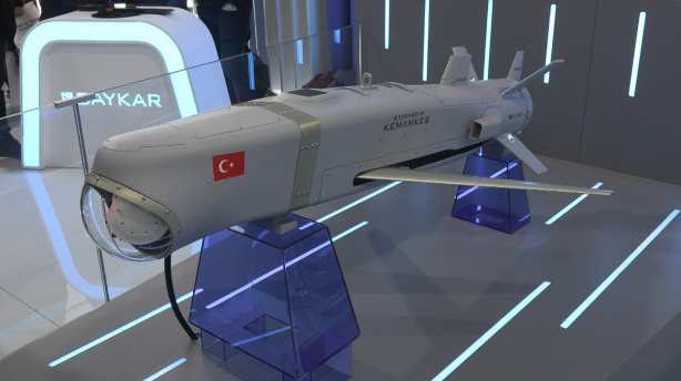 Foto - Bayraktar Kemankeş mini akıllı seyir füzesi, TEKNOFEST'te görücüye çıktı 
