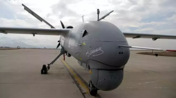 Foto - Bayraktar KIZILELMA beklenirken Türkiye'den yeni insansız savaş uçağı