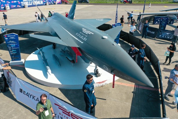 Foto - "Bayraktar Kızılelma bu yetenekten mahrumdu" dedi! Yeni özelliğini duyan heyecandan yerinde duramadı