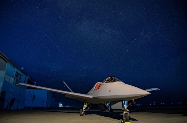 Foto - Bayraktar Kızılelma kadar merak ediliyordu! Gizli İHA sessiz sedasız sığınaktan çıkarıldı, gören herkes şaştı kaldı