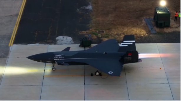 Foto - Bayraktar Kızılelma'nın motorunda herkesi şaşırtan detay! Kısa sürede gündem oldu