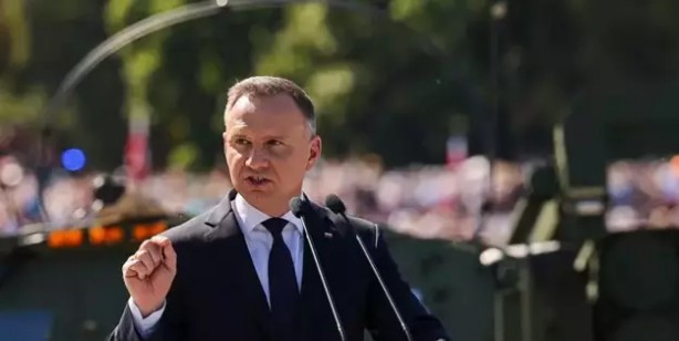 Foto - Bayraktar TB2 Polonya ordusuna güç kattı! Polonya'da bayraktar, F-35'ler, Abrams tankları ile gövde gösterisi