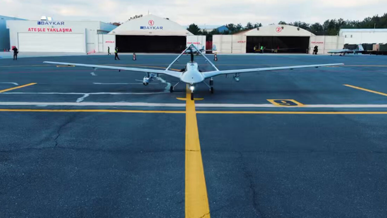 Foto - Bayraktar TB2 SİHA'dan büyük olay! Tek tuşla öyle bir şey yaptı ki...