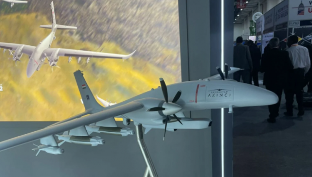 Foto - Bayraktar TB2 SİHA'lara o ülkenin bayrağı yapıştırıldı! Görenler şok oldu, 'yok artık' dedi