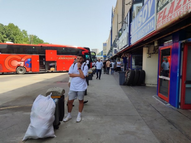 Foto - Bayram göçü! ‘Aç’ dedikleri millet bilet bırakmadı