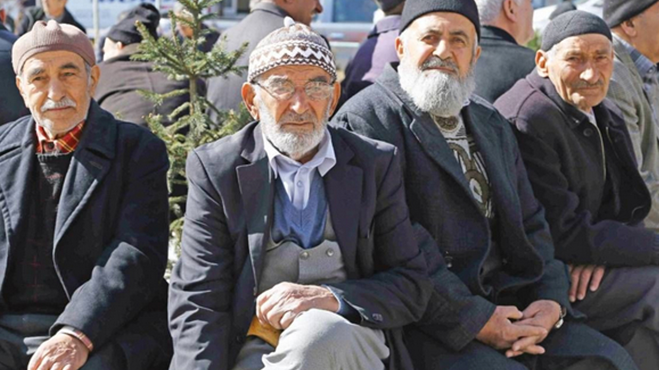 Bayram ikramiyesi torba yasaya giriyor! Emeklilere 5 farklı zam formülü: Bakan duyurdu!