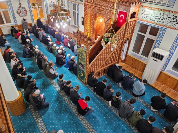 Foto - Bayram namazı değil, sabah namazı!