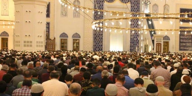 Foto - Bayram namazı evde kılınır mı? Bayram namazı yerine hangi namaz kılınır?