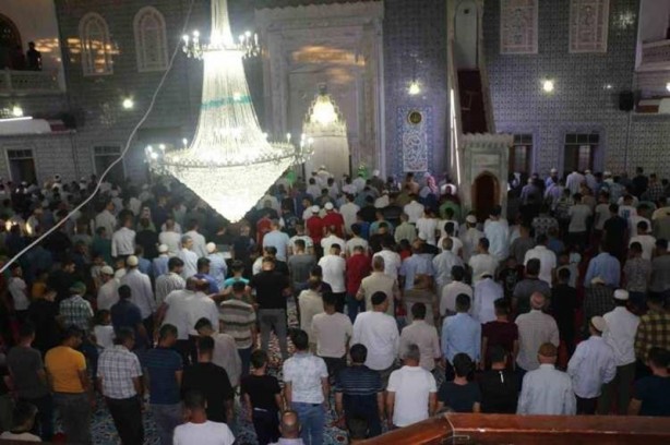 Foto - Bayram namazında camiler doldu taştı!