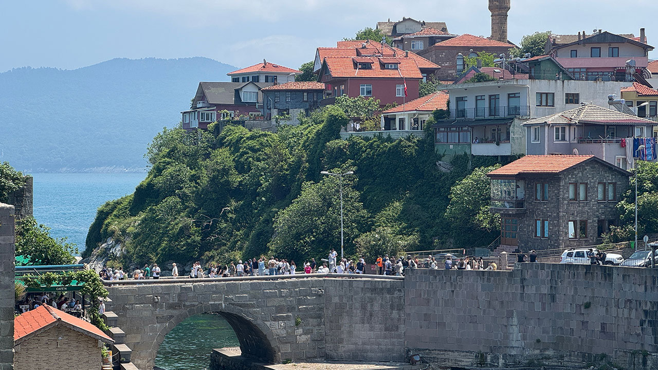 Foto - Bayram tatili bereketi: İlçe nüfusunun 10 katı turist geldi