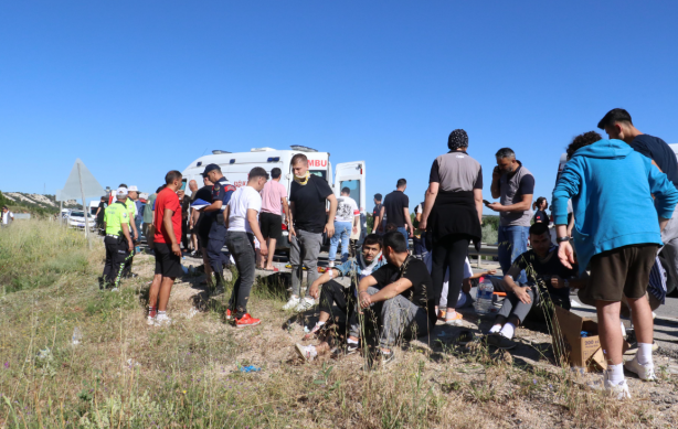Foto - Bayram tatili dönüşü feci kazayla başladı! Yolcu otobüsü kaza yaptı