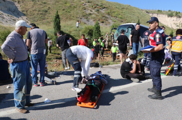 Foto - Bayram tatili dönüşü feci kazayla başladı! Yolcu otobüsü kaza yaptı