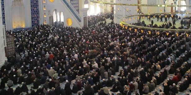 Foto - Bayramda camiler açılacak mı? Bayram namazı camide kılınacak mı?