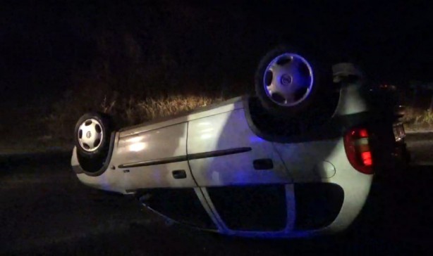 Bayramiç’te iki otomobil kafa kafaya çarpıştı