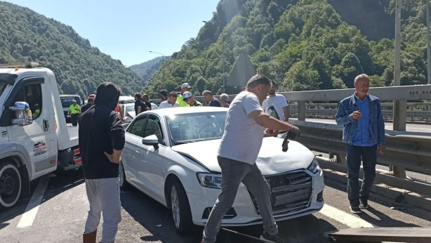 Bayramın en büyük kazası Bolu Dağı Tüneli'nde yaşandı! Tam 18 araç birbirine girdi