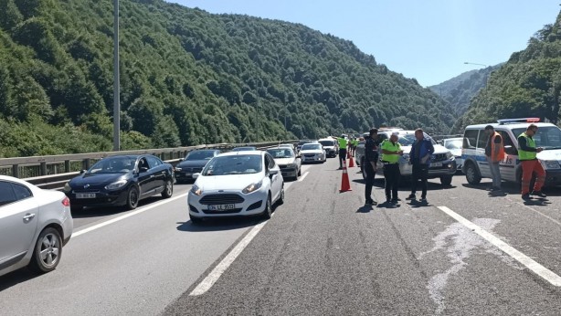 Foto - Bayramın en büyük kazası Bolu Dağı Tüneli'nde yaşandı! Tam 18 araç birbirine girdi