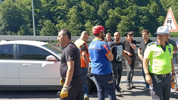 Foto - Bayramın en büyük kazası Bolu Dağı Tüneli'nde yaşandı! Tam 18 araç birbirine girdi