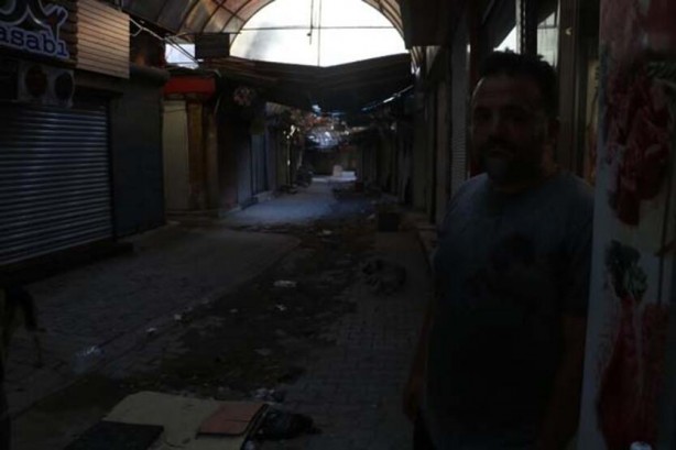 Foto - Bayramlarda cıvıl cıvıl olan enkaz kent, iş makinesi seslerinin susmasıyla sessizliğe büründü