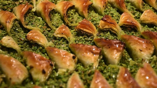 Foto - Bayramlarda sofraları şenlendiren yöresel tatlılar