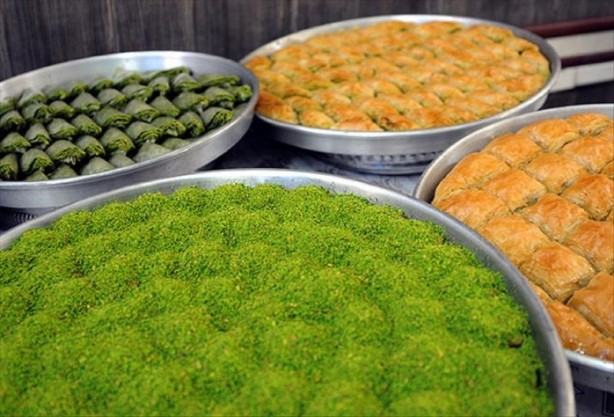 Foto - Bayramlarda sofraları şenlendiren yöresel tatlılar