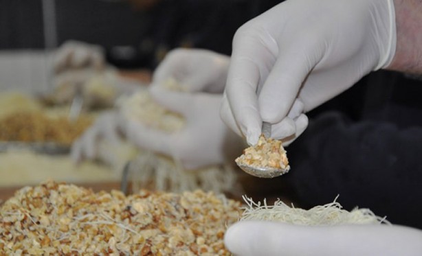 Foto - Bayramlarda sofraları şenlendiren yöresel tatlılar