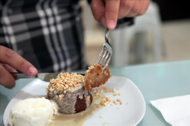 Foto - Bayramlarda sofraları şenlendiren yöresel tatlılar